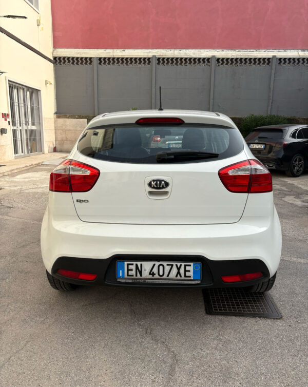 3 Kia Rio